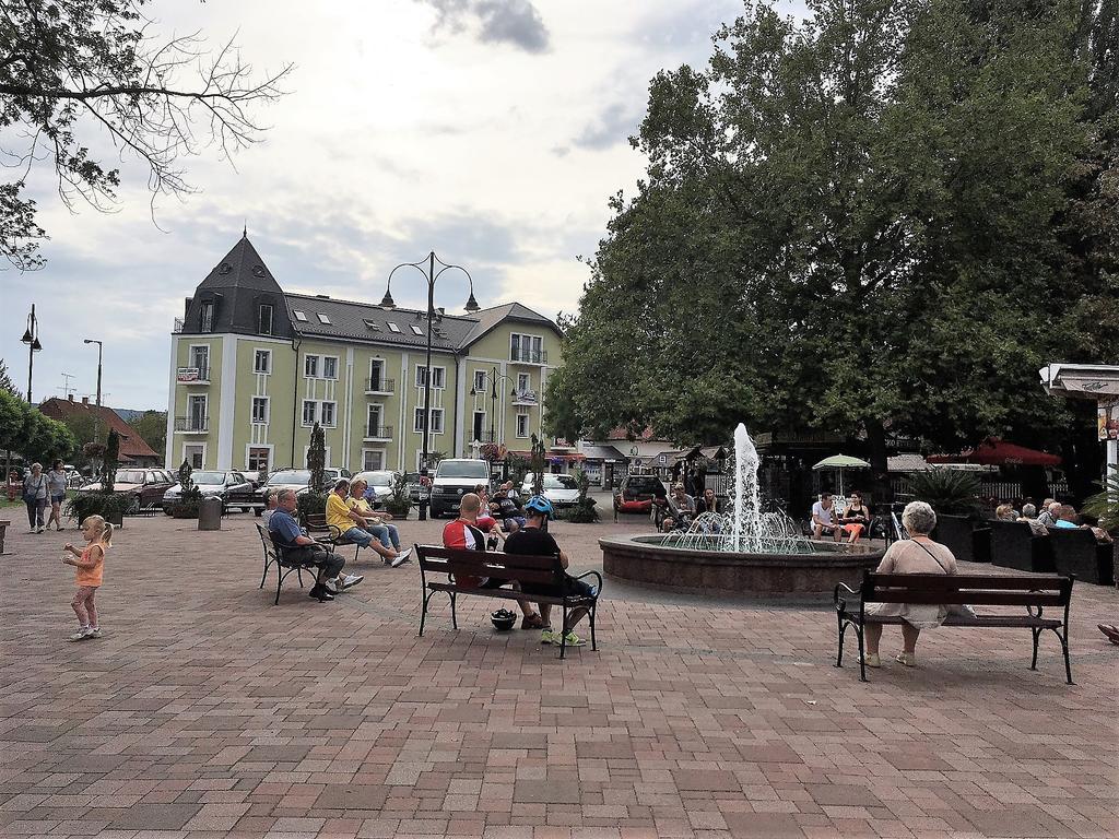 Tulipán Apartman Balatonalmádi Exterior foto